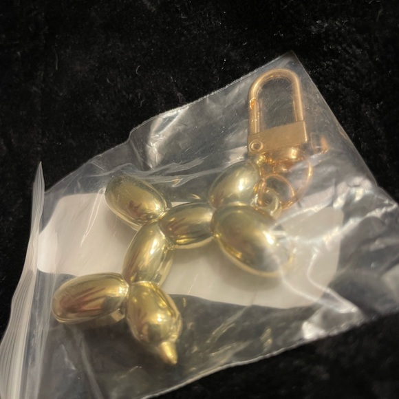 BALLOON DOG | Metallic Gold | Bag Charm | Keychain (Brand New!) 💕 - Picture 3 of 4